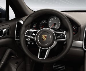 vô-lăng Porsche Cayenne 2017