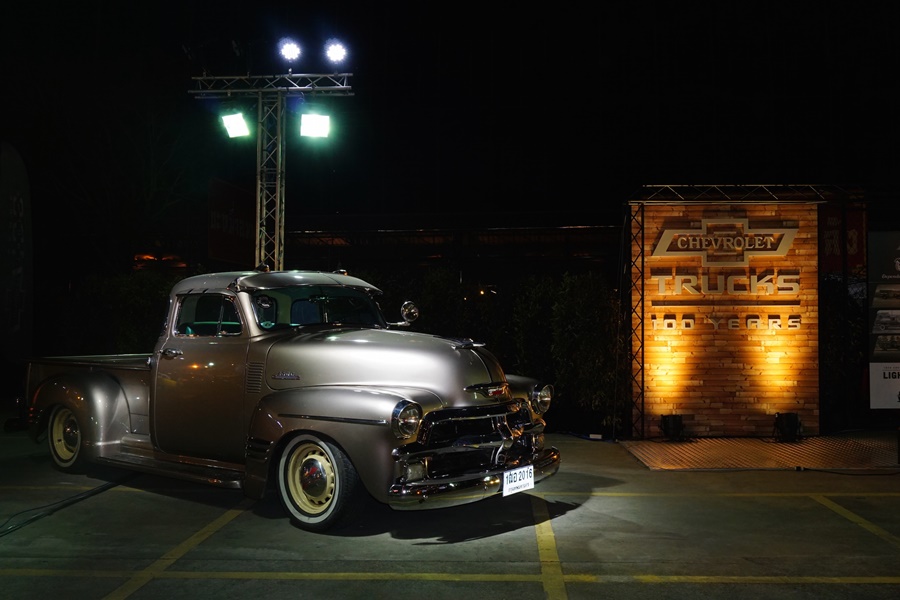 Chevrolet Colorado Centennial Limited màu trắng chỉ bán tại Việt Nam Chevrolet Colorado Centennial Limited