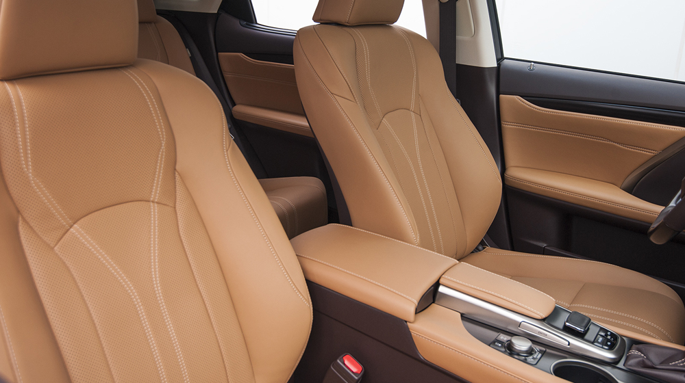 So sánh công nghệ tích hợp trên ghế ngồi của Lexus RX 2016 và Audi Q7 2016 công nghệ tích hợp trên ghế ngồi của Lexus RX 2016 và Audi Q7 2016