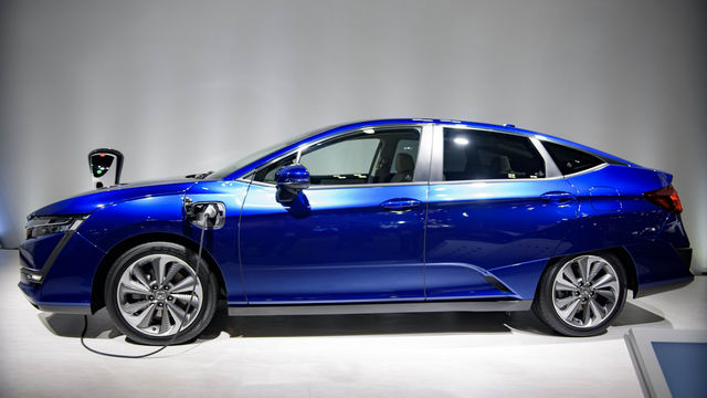 thân xe Honda Clarity PHEV 2