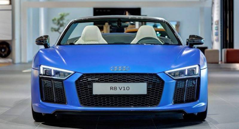 Audi R8 V10 Spyder cài đặt khung lưới tản nhiệt cỡ lớn Audi R8 V10 Spyder 1