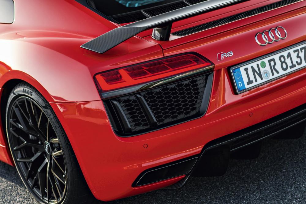 thiết kế đèn hậu của Audi R8 2017 