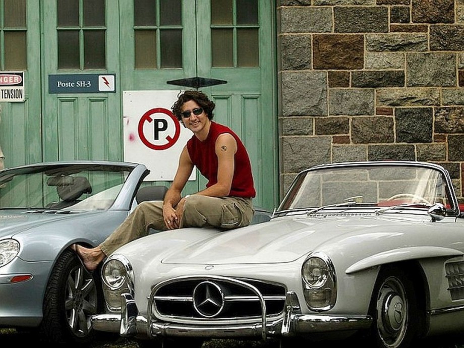 Mercedes-Benz 300SL được phục chế sau một thời gian dài sử dụng Mercedes-Benz 300SL được phục chế