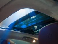 Đánh giá cửa sổ trời của Maserati Levante 2017 cửa sổ trời của Maserati Levante 2017