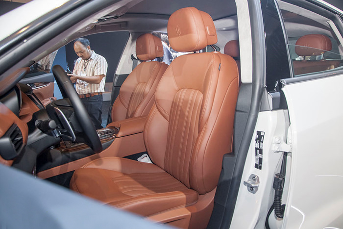 Đánh giá khoang nội thất của Maserati Levante 2017 khoang nội thất của Maserati Levante 2017