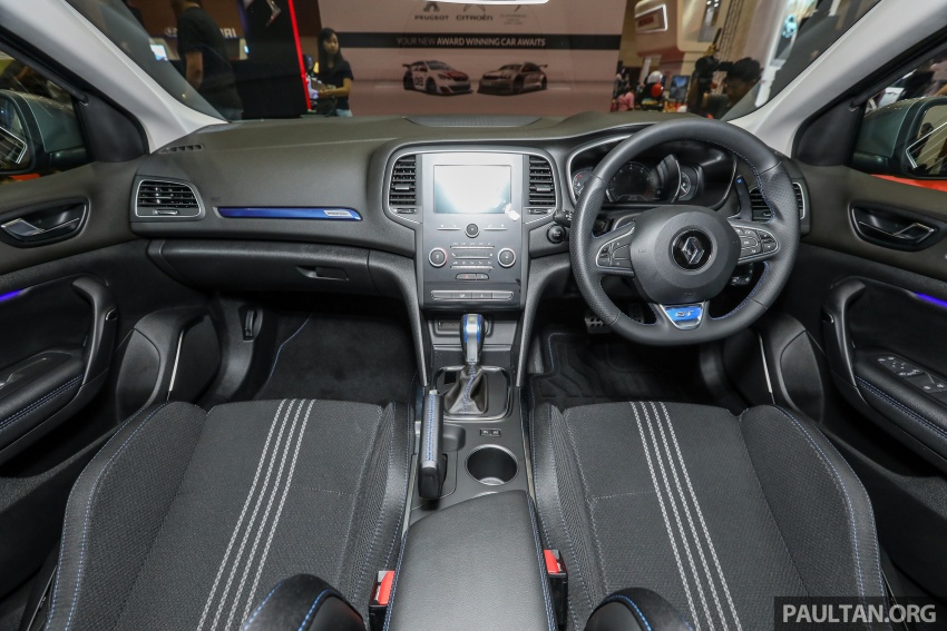 Renault Megane GT sở hữu khoang cabin với nhiều chi tiết trang trí nổi bật