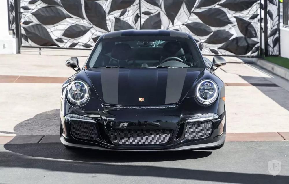 Thiết kế đầu xe Porsche 911 R