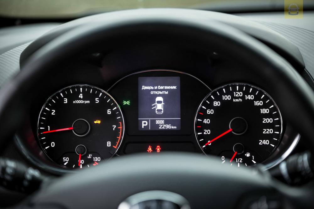 cụm đồng hồ của Chevrolet Cruze 2017 và Kia Cerato 2017