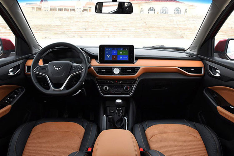 Wuling Hong Guang S3 sở hữu không gian nội thất sang trọng với thiết kế tối giản Wuling Hong Guang S3 3