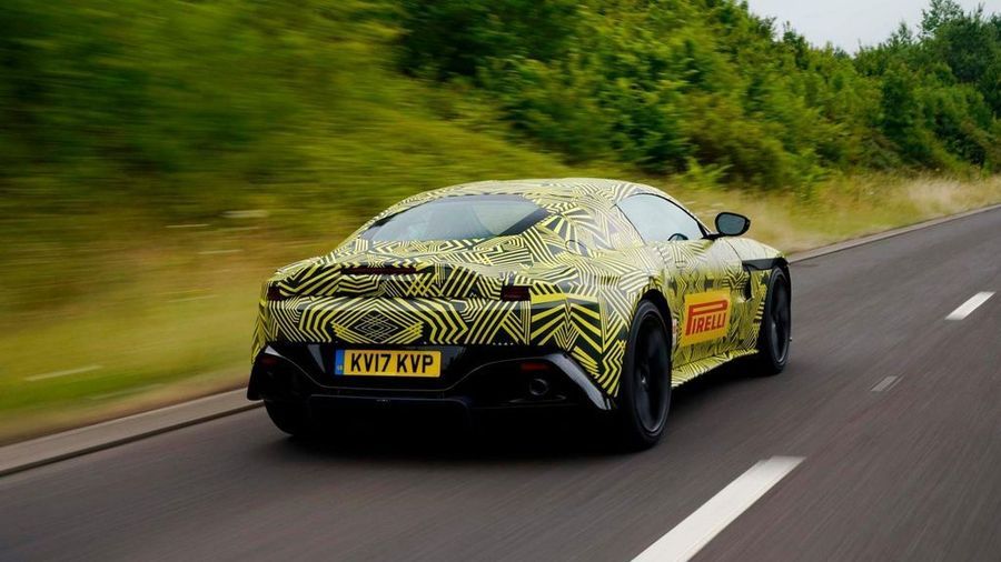 Aston Martin Vantage 2019 trên đường chạy 3