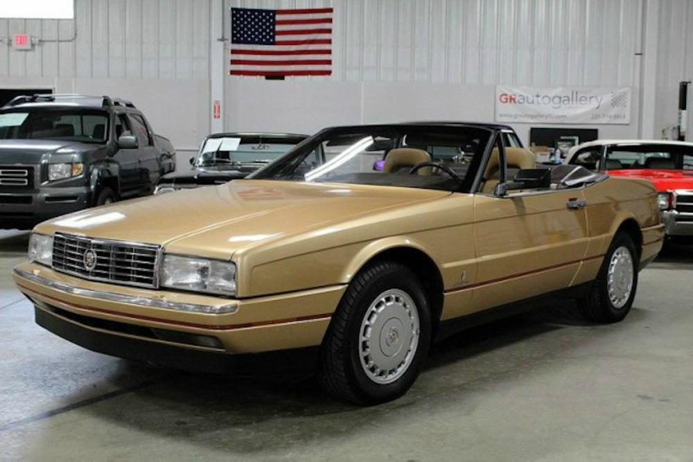 Bộ sưu tập xe hơi với mẫu xe Cadillac Allante