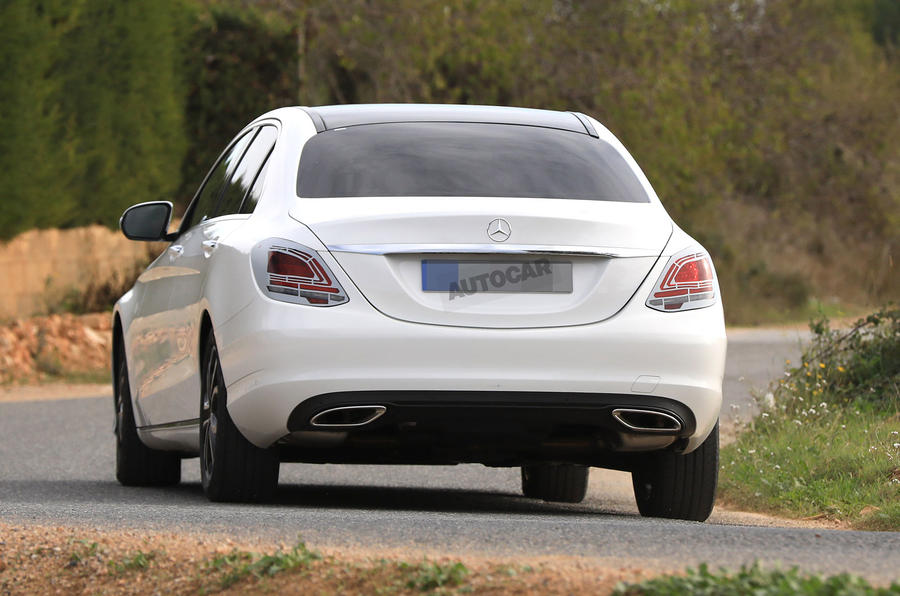 Thiết kế đuôi xe của Mercedes-Benz C-Class Thiết kế đuôi xe của Mercedes-Benz C-Class