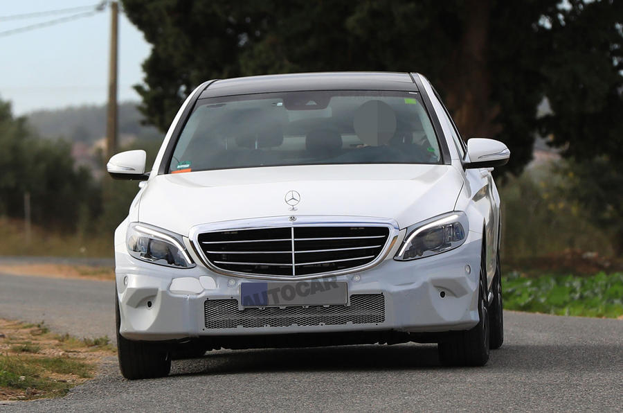 Thiết kế đầu xe của Mercedes-Benz C-Class Thiết kế đầu xe của Mercedes-Benz C-Class