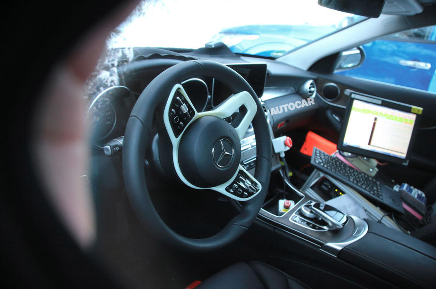 Vô-lăng của Mercedes-Benz C-Class Vô-lăng của Mercedes-Benz C-Class