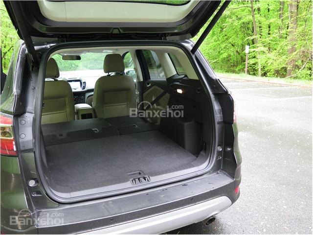 Ford Escape 2018 được trang bị khoang chứa đồ với dung tích khoảng 962 lít Ford Escape 2018 được trang bị khoang chứa đồ với dung tích khoảng 962 lít