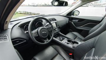 Jaguar F-Pace 2018 10