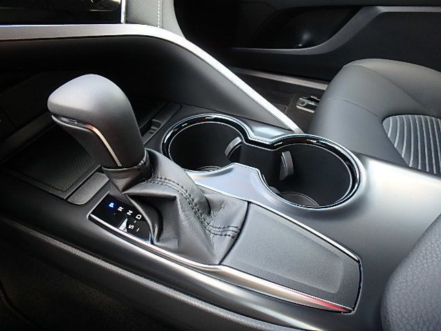 So sánh lẫy chuyển số của Honda Accord 2018 và Toyota Camry 2018 lẫy chuyển số của Honda Accord 2018 và Toyota Camry 2018