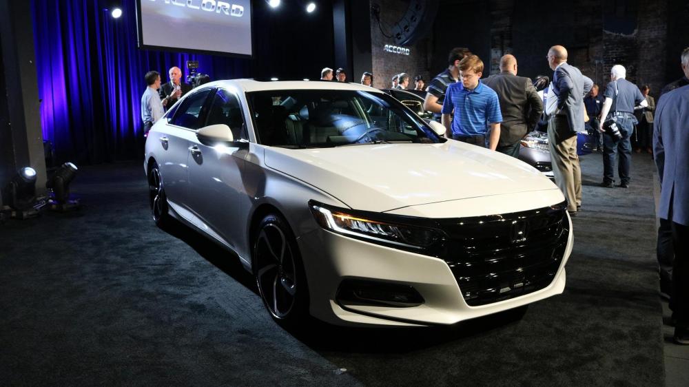 So sánh ngoại thất của Honda Accord 2018 và Toyota Camry 2018 ngoại thất của Honda Accord 2018 và Toyota Camry 2018