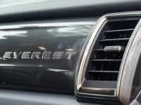 So sánh trang bị tiện nghi trên Toyota Fortuner 2017 và Ford Everest 2016 trang bị tiện nghi trên Toyota Fortuner 2017 và Ford Everest 2016