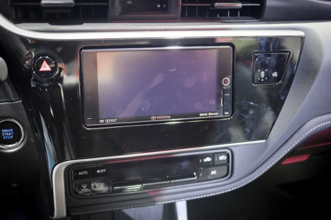 So sánh trang bị giải trí của Toyota Corolla Altis 2017 và Kia Cerato 2017 trang bị giải trí của Toyota Corolla Altis 2017 và Kia Cerato 2017