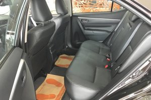 So sánh thiết kế hàng ghế sau của Toyota Corolla Altis 2017 và Kia Cerato 2017 thiết kế hàng ghế sau của Toyota Corolla Altis 2017 và Kia Cerato 2017