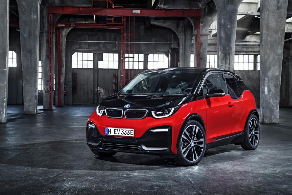 BMW dừng bán và thu hồi tất cả các mẫu i3