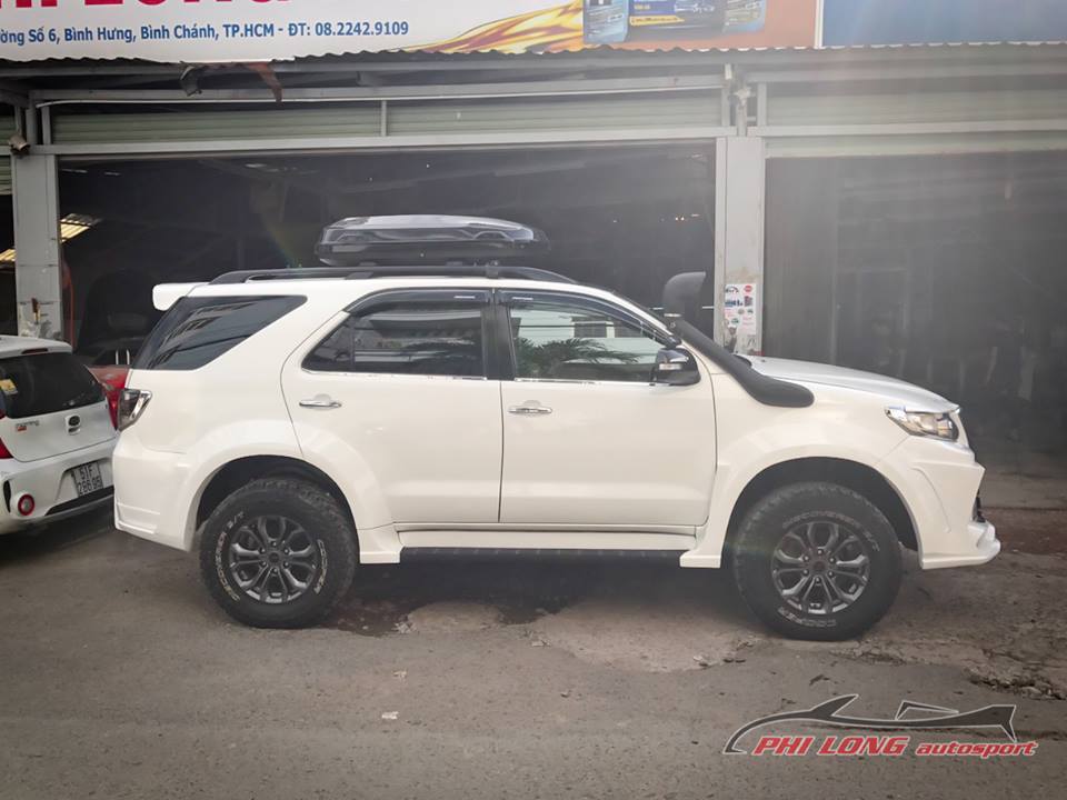 Toyota Fortuner lột xác, hóa thành SUV hạng sang Lexus 570