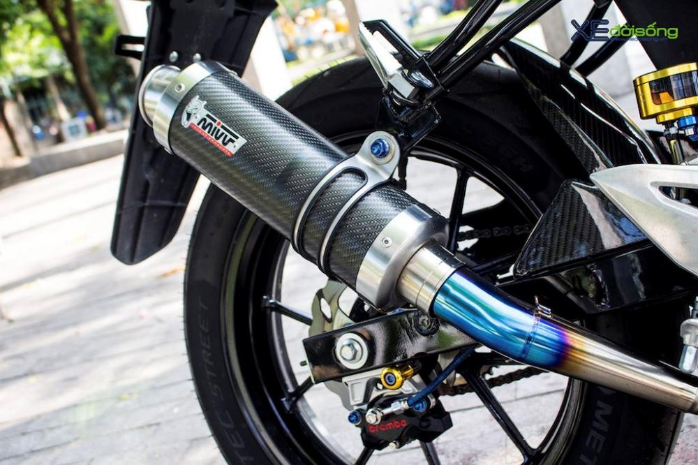Suzuki GSX-R150 sử dụng cổ pô titan và lon pô MIVV carbon Hệ thống xả của Suzuki GSX-R150