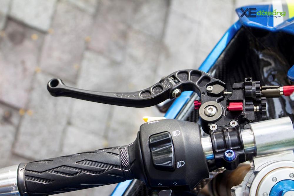 Suzuki GSX-R150 sử dụng cặp phuộc CNC nguyên khối Cặp phuộc trên Suzuki GSX-R150