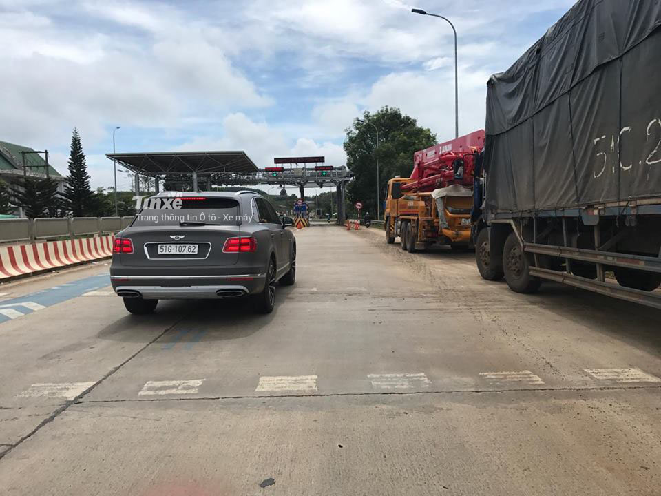 Bentley Bentayga có giá bán dao động 20 đến 22 tỷ Đồng tại Việt Nam  Bentley Bentayga có giá bán dao động 20 đến 22 tỷ Đồng tại Việt Nam