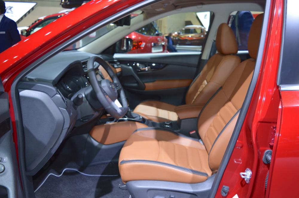 Cận cảnh thiết kế của Nissan X-Trail 2018 ngoài đời thực