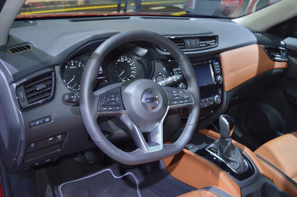 Cận cảnh thiết kế của Nissan X-Trail 2018 ngoài đời thực