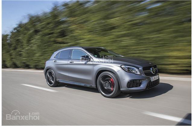Mercedes-Benz GLA 2018 sở hữu động cơ mạnh mẽ hơn đi kèm khả năng tăng tốc vượt trội hơn