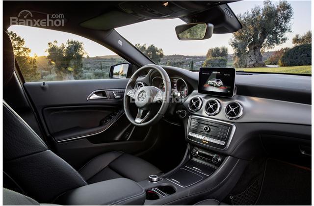  Audi Q3 2018 và Mercedes-Benz GLA 2018 đều mang đến những bất ngờ về khoang nội thất cao cấp