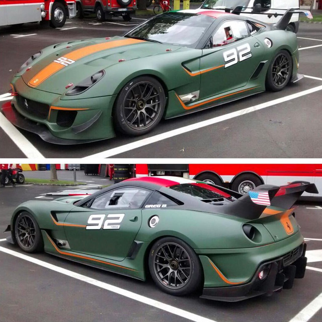 Thánh cuồng màu xanh tậu thêm siêu xe Bugatti Chiron độc đáo