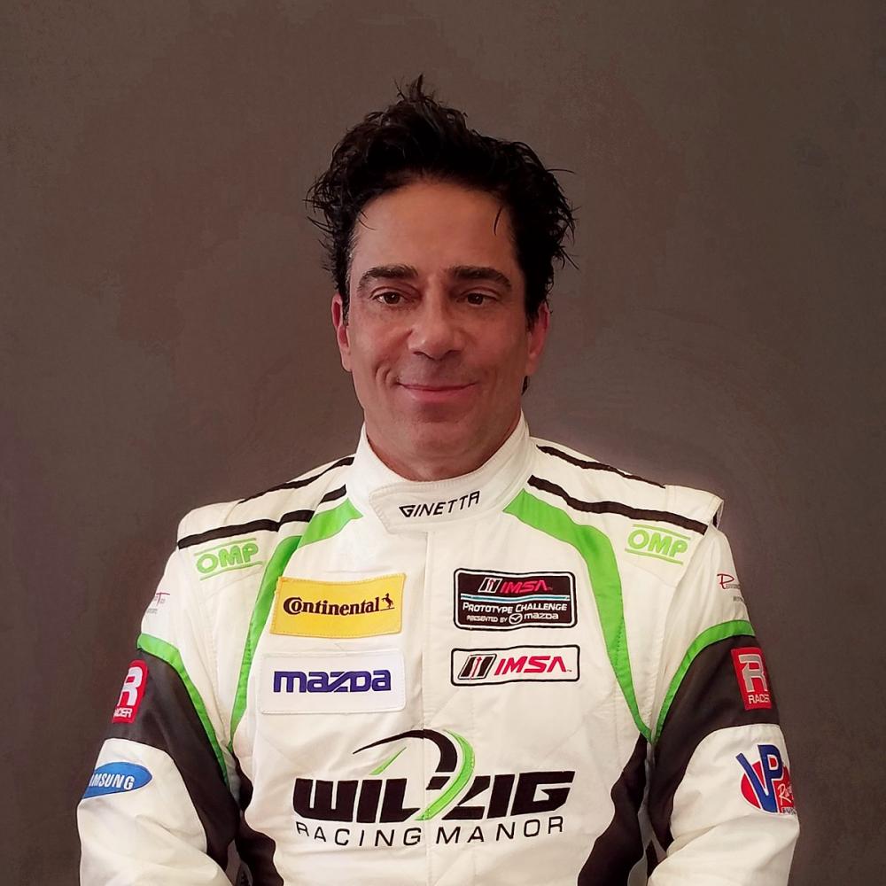 Alan Wilzig Doanh nhân ghét xe Đức chi 3 triệu USD để biến sân sau của nhà riêng thành đường đua Công thức 1