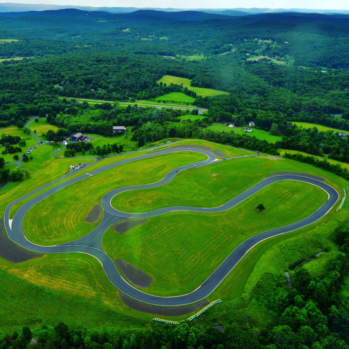 Alan Wilzig  Doanh nhân ghét xe Đức chi 3 triệu USD để biến sân sau của nhà riêng thành đường đua Công thức 1