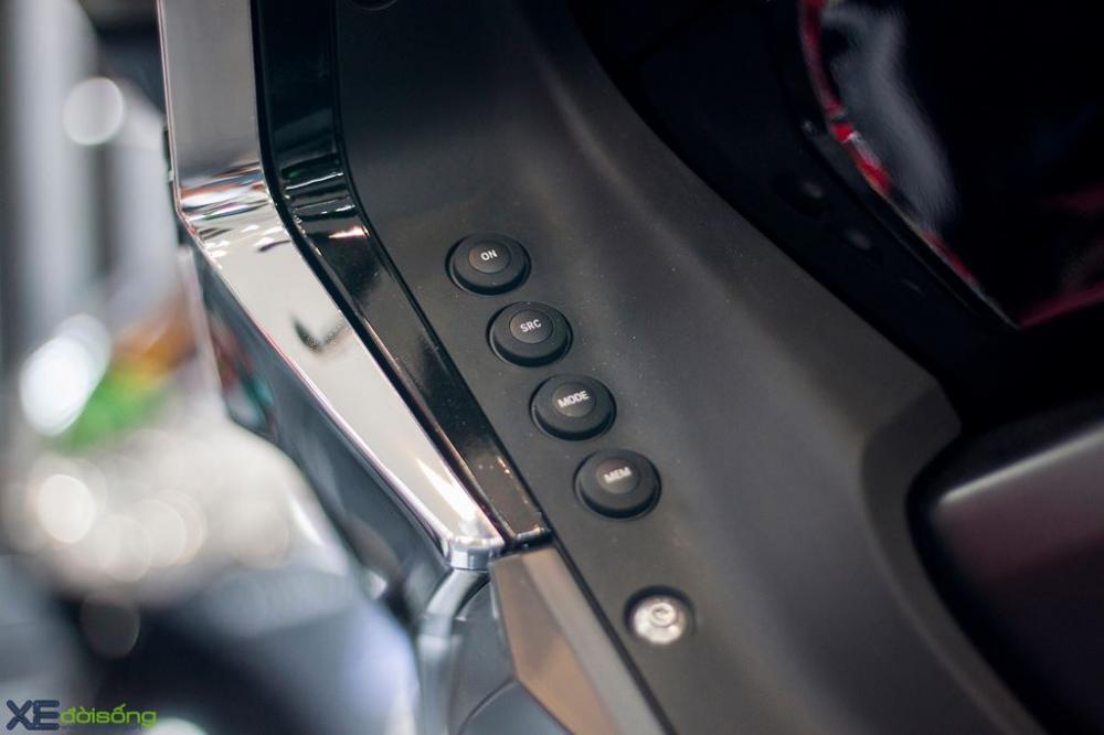 Cận cảnh BMW K1600B đầu tiên Việt Nam, giá khoảng 1,25 tỉ đồng