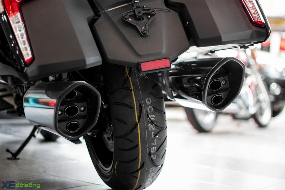 Cận cảnh BMW K1600B đầu tiên Việt Nam, giá khoảng 1,25 tỉ đồng