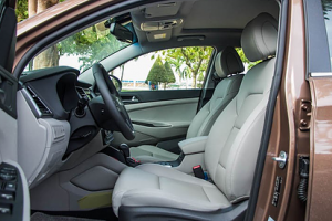 So sánh xe Hyundai Tucson 2017 CKD và Mazda CX-5 2016