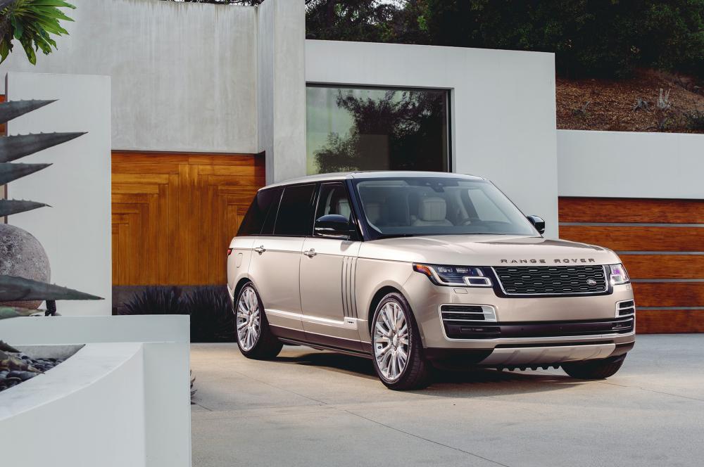 Range Rover SVAutobiography 2018: Mạnh mẽ và rộng rãi hơn Range Rover SVAutobiography 2018: Mạnh mẽ và rộng rãi hơn