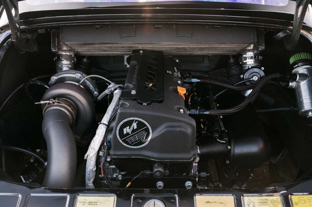 Động cơ của Honda được sử dụng cho Porsche 911 Porsche 911 bản độ sở hữu động cơ của Honda