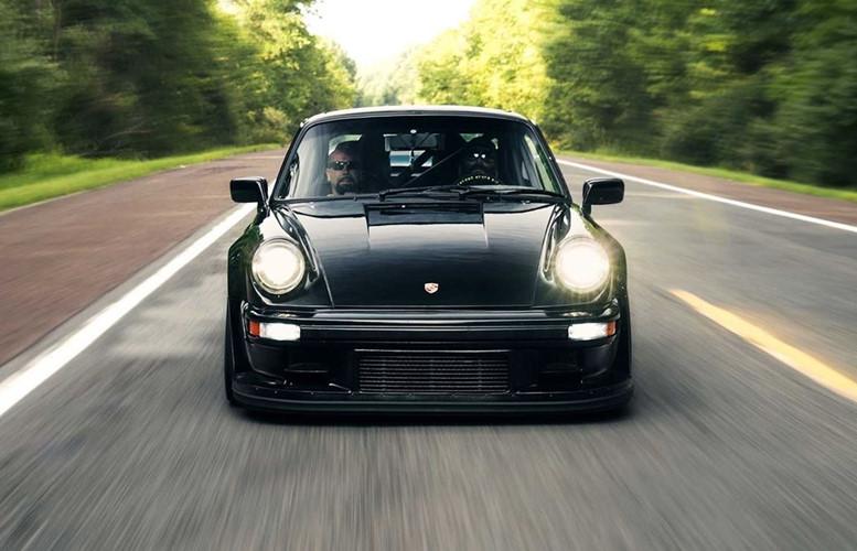 Porsche 911 độ thân xe giữ nguyên, thay thế động cơ Porsche 911 độ