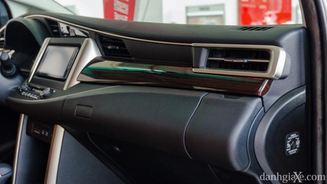 Đánh giá Toyota Innova 2016: Mẫu xe đáng mua trong phân khúc xe gia đình Đánh giá Toyota Innova 2016: Mẫu xe đáng mua trong phân khúc xe gia đình