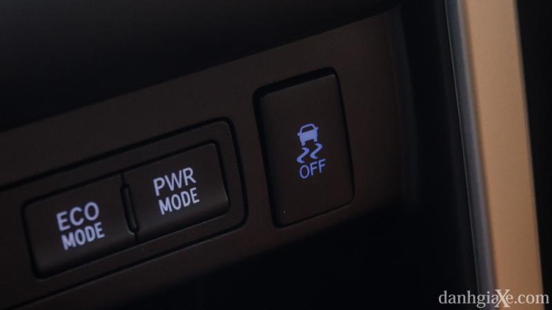 Đánh giá Toyota Innova 2016: Mẫu xe đáng mua trong phân khúc xe gia đình Đánh giá Toyota Innova 2016: Mẫu xe đáng mua trong phân khúc xe gia đình