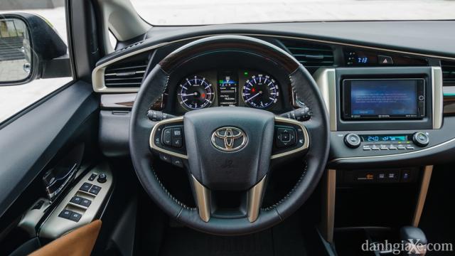 Đánh giá Toyota Innova 2016: Mẫu xe đáng mua trong phân khúc xe gia đình Đánh giá Toyota Innova 2016: Mẫu xe đáng mua trong phân khúc xe gia đình