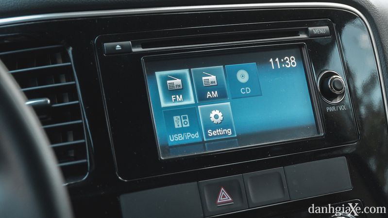 Đánh giá xe Mitsubishi Outlander 2017: Sự lựa chọn hoàn hảo cho quý ông Đánh giá xe Mitsubishi Outlander 2017: Sự lựa chọn hoàn hảo cho quý ông