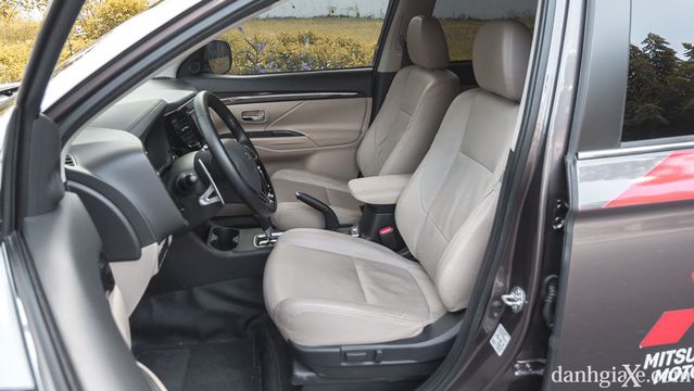 Đánh giá xe Mitsubishi Outlander 2017: Sự lựa chọn hoàn hảo cho quý ông Đánh giá xe Mitsubishi Outlander 2017: Sự lựa chọn hoàn hảo cho quý ông