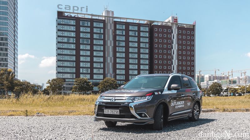 Đánh giá xe Mitsubishi Outlander 2017: Sự lựa chọn hoàn hảo cho quý ông Đánh giá xe Mitsubishi Outlander 2017: Sự lựa chọn hoàn hảo cho quý ông