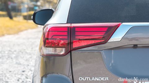 Đánh giá xe Mitsubishi Outlander 2017: Sự lựa chọn hoàn hảo cho quý ông Đánh giá xe Mitsubishi Outlander 2017: Sự lựa chọn hoàn hảo cho quý ông
